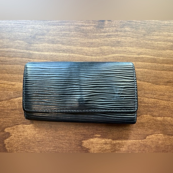 Louis Vuitton Black Epi Leather Key Holder - Picture 1 of 7